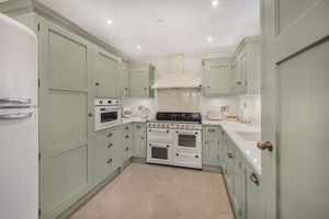 Bespoke Kitchen- click for photo gallery